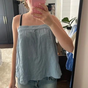 Topp - Jätte fin topp som jag aldrig har använt! Skriv vid intresse! Pris kan diskuteras vid snabbt köp💕