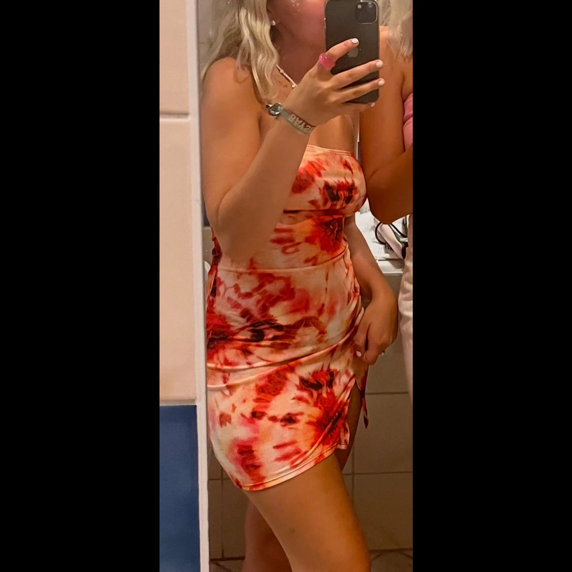 Orange klänning - 1