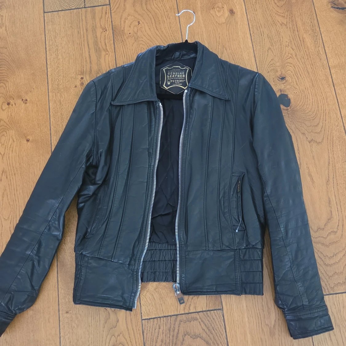 Svart skinnjacka från Petroff