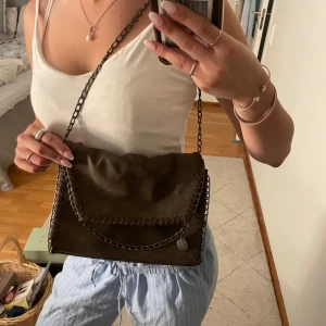 Stella McCartney väska  - Oanvänd 🥰 Obs den är ej äkta ❤️