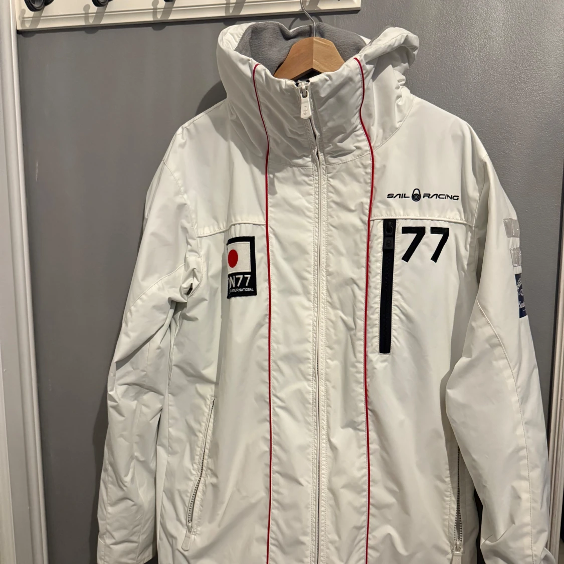 Vit Sail Racing vindjacka JPN77