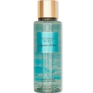 Victoria's Secret Aqua Kiss mist -  body mist från Victoria's Secret Aqua Kiss. 250 ml, aldrig använt så den är fylld till toppen💞
