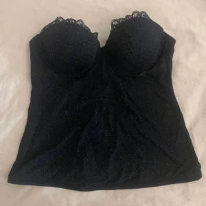 Intimissimi topp - Säljer denna fest topp från intimissimi💞