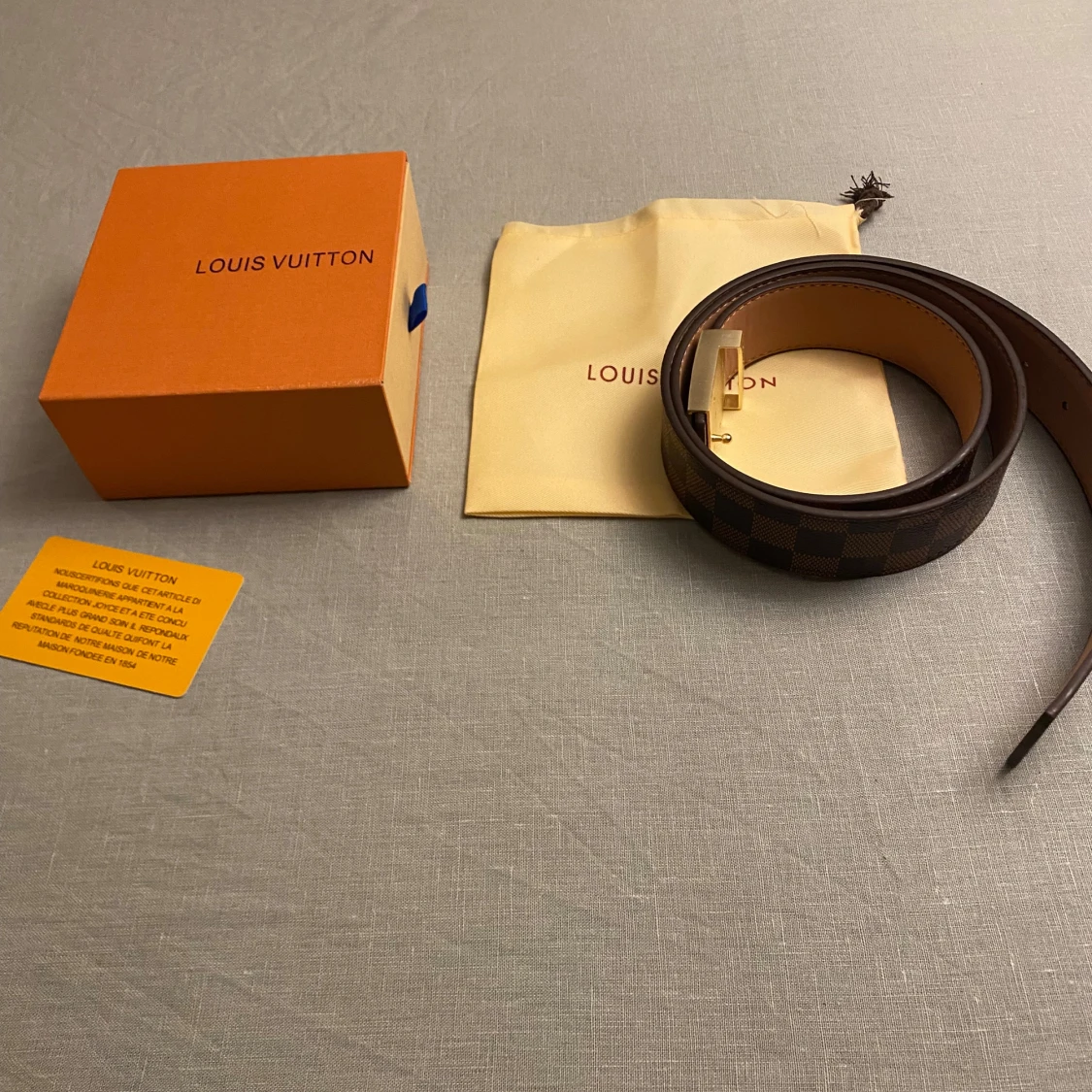 Märkesbälte med metallspänne, helt nytt  - 3