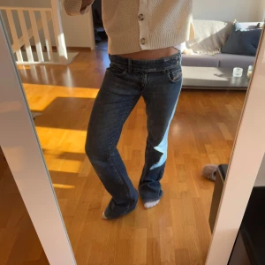 Såå snygga lågmidjade diesel jeans - Såå snygga och bootcut 