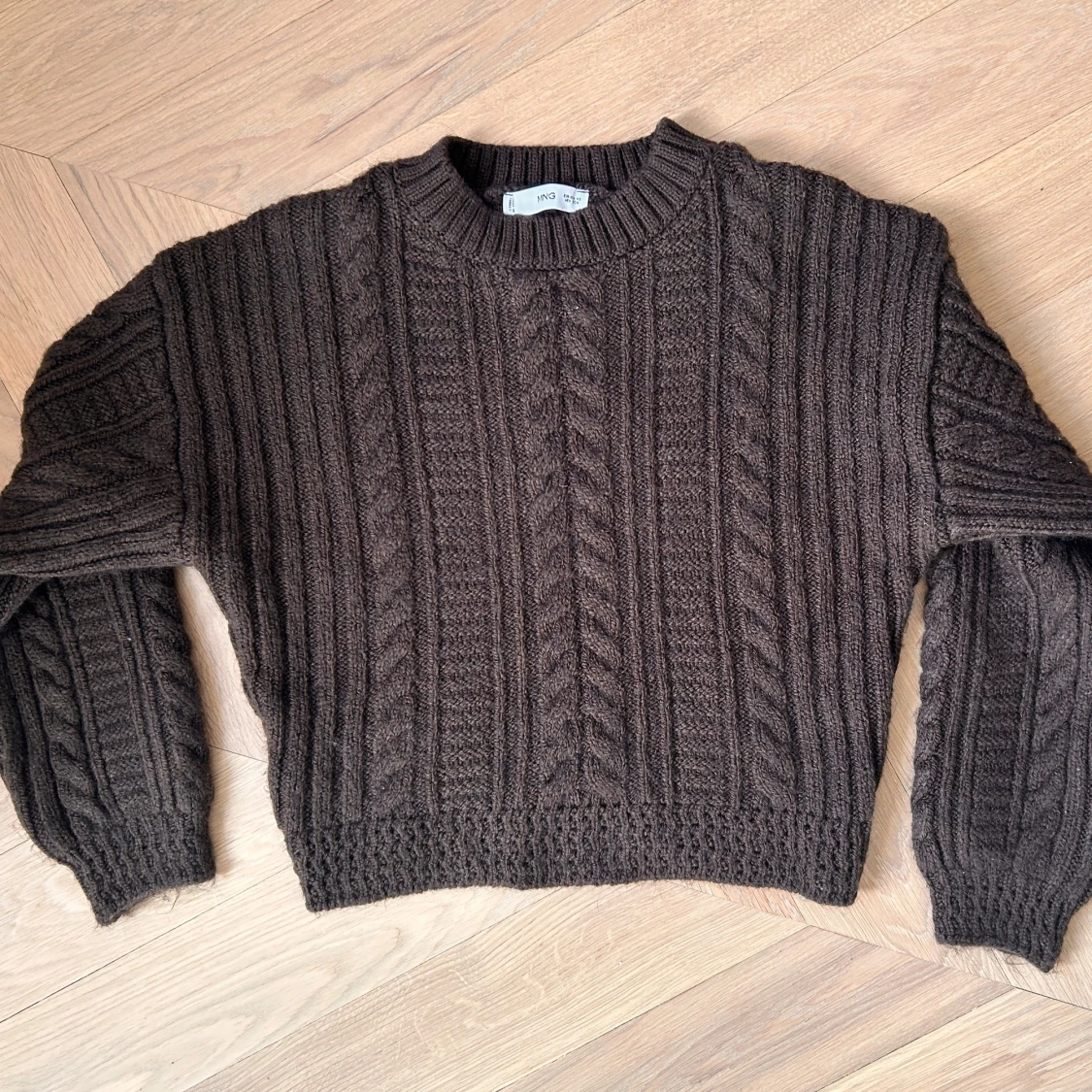 Brun stickad tröja - 2