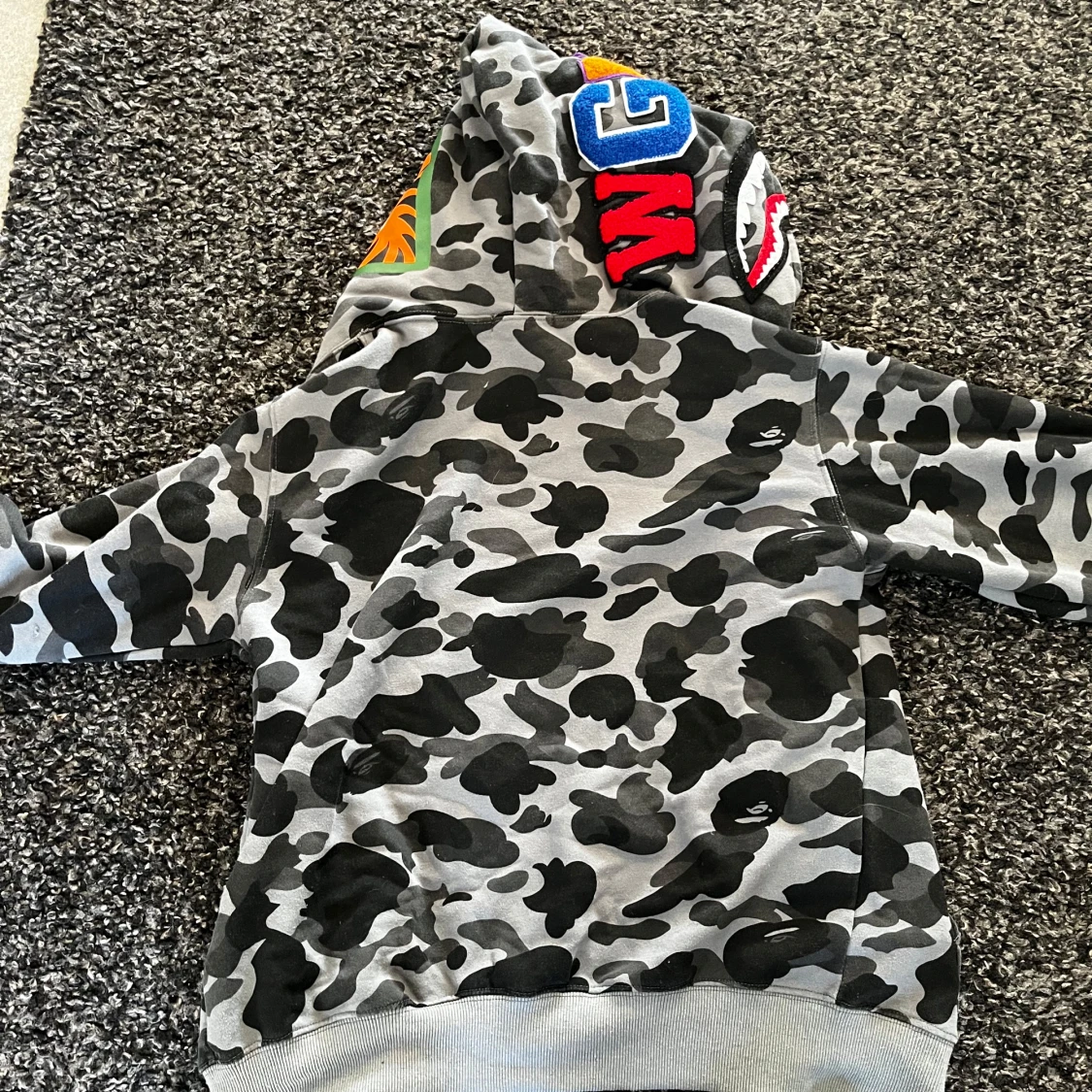 Grå/svart BAPE full zip hoodie - 1