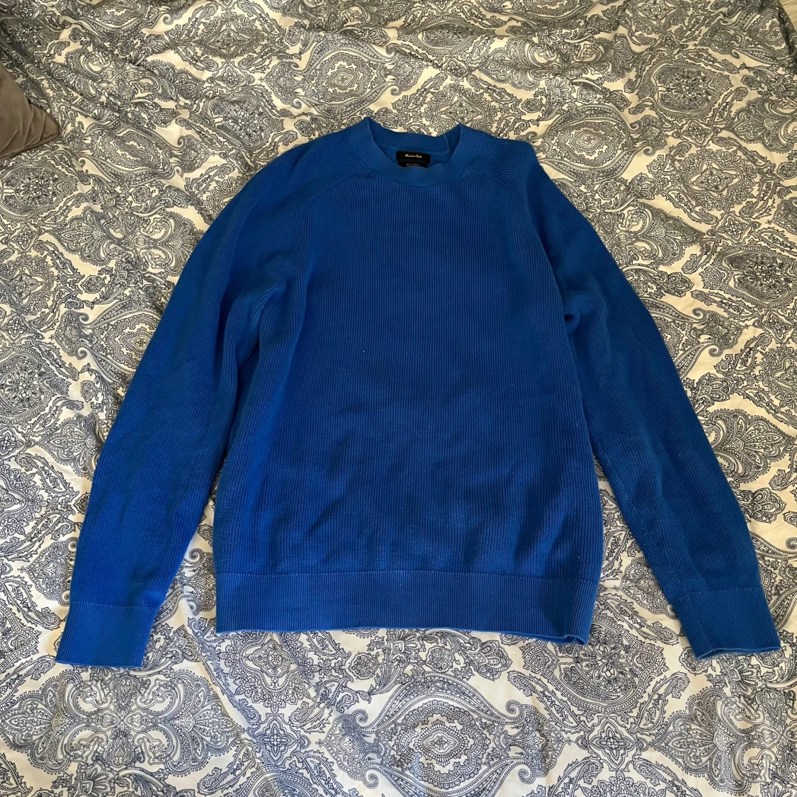 Blå stickad tröja från Massimo dutti