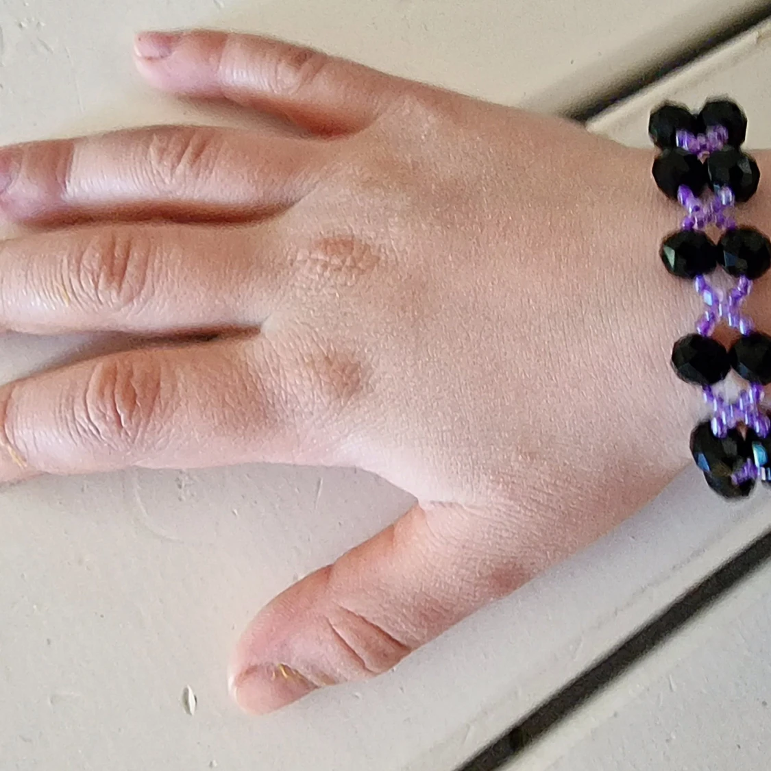 Handgjort statementarmband för barn