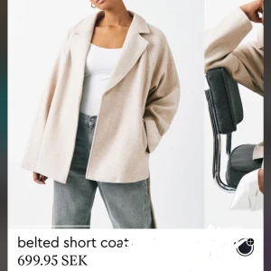 Beige kappa från ginatricot - Beige jacka från ginatricot, passar perfekt nu till våren!💓Använd ett fåtal gånger!