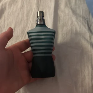 Jaun Paul Gaultier la male byte eller köp  - Hej vill byta eller sälja min jaun Paul Gaultier la male eller byta mot valentino eller någon Anna jaun Paul Gaultier 