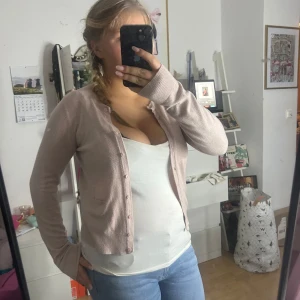 Kofta  - Söt rosa kofta ifrån lager 157💗
