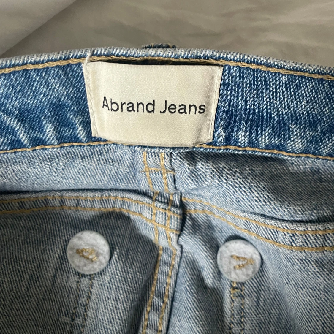 Blå low boot jeans från Abrand Jeans - 3