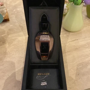 Xerjoff tony iommi monkey special - Väldigt unik parfym från xerjoff, knappt använd - 49ml~. Full presentation ingår. Tar emot bud