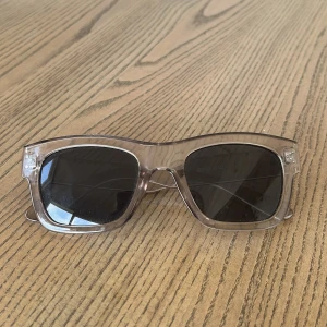 Solglasögon - Solglasögon i bra skick