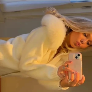 Alessa jacka  - säljer en fin Alessa jacka, i vit! Helt oanvänd💖nypris 2200