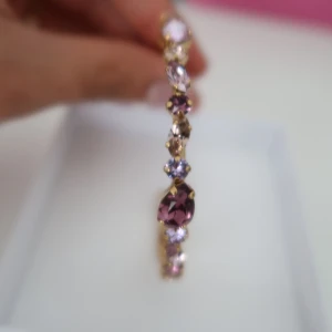 Caroline Svedbom, armband  - Oanvänd, utan prislapp. Antonio Bangle, ordinarie pris: 1485kr 