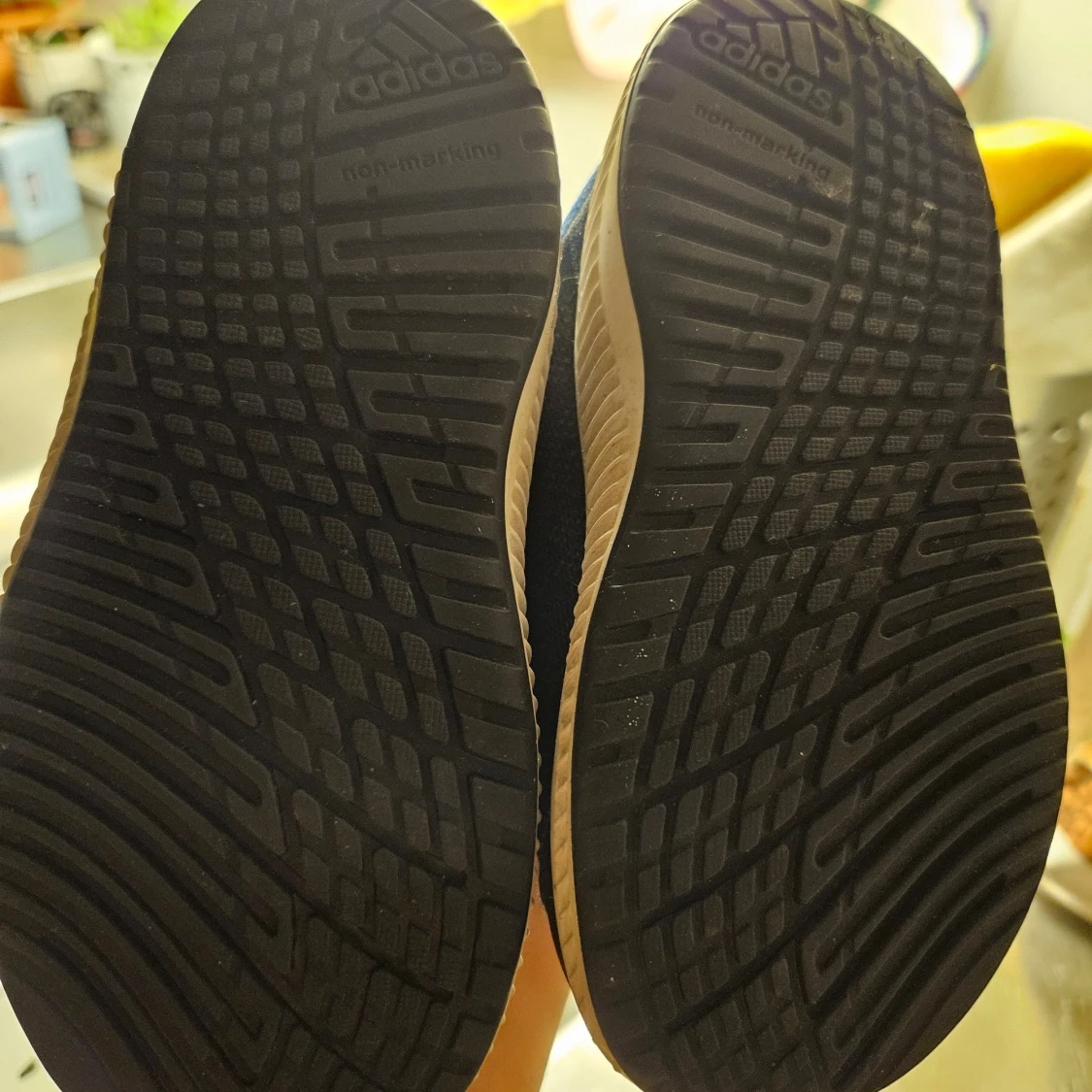 Blå barnskor från Adidas - 1