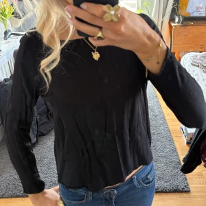 Svart långärmad topp - Svart långärmad tunn topp