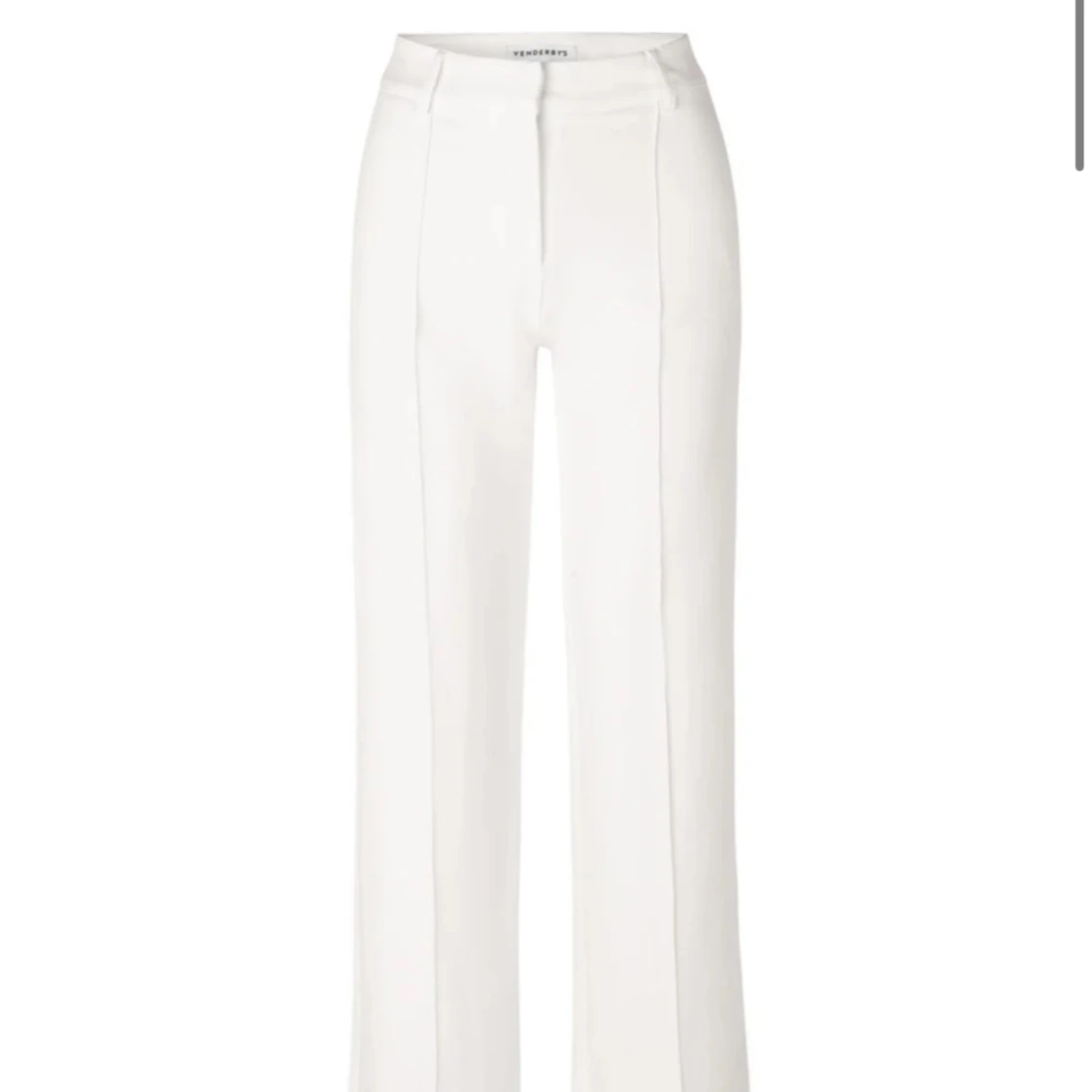 Vita kostymbyxor från Venderbys