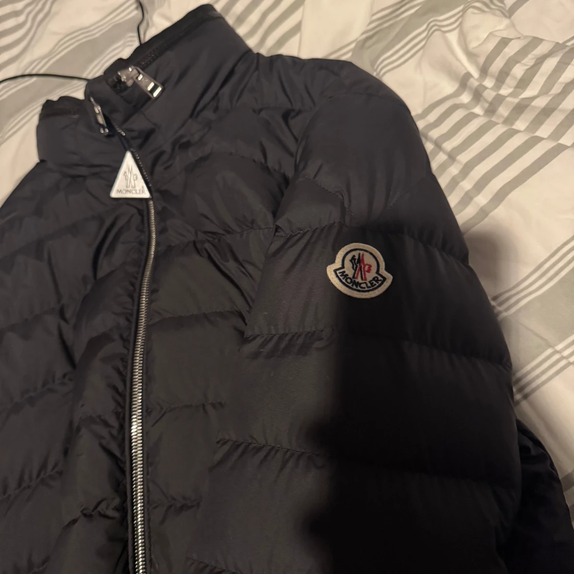 Svart pufferjacka från Moncler storlek M - 2