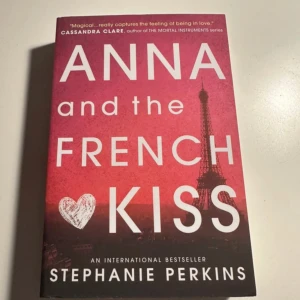 Anna and the French Kiss - Aldrig läst, i mycket fint skick🩷