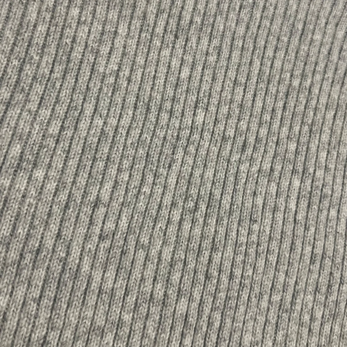 Grå ribbad polotröja - 2