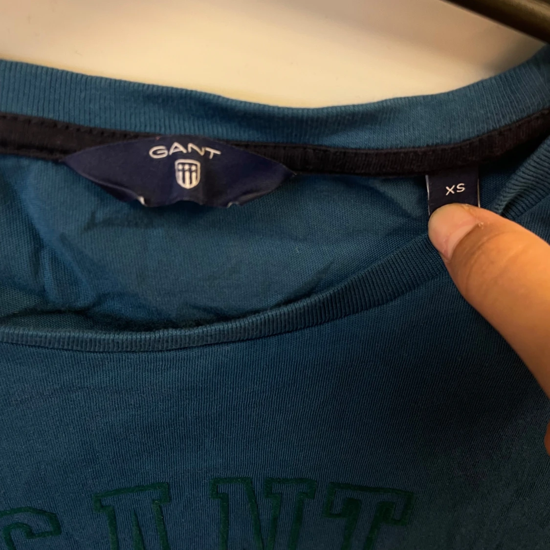 Blå t-shirt från GANT - 2