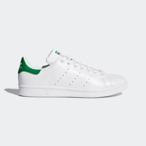 Stan Smith skor - Säljer mina vita/gröna Stan Smith skor som bara är använda i typ ett halvår. Använt men okej skick och nypris var 1249kr från Åhléns. Pris kan diskuteras!!Hör av dig för fler bilder eller frågor.💕