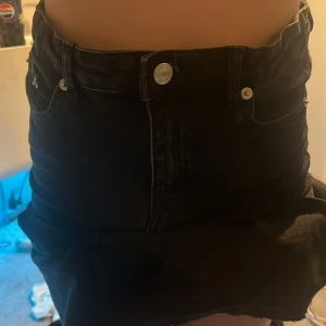 Jeans kjol från Lager 157 - EGEN SYDD JEANS KJOL OMGJORD FRÅN BYXOR. Storlek 160. Från Lager 157. 