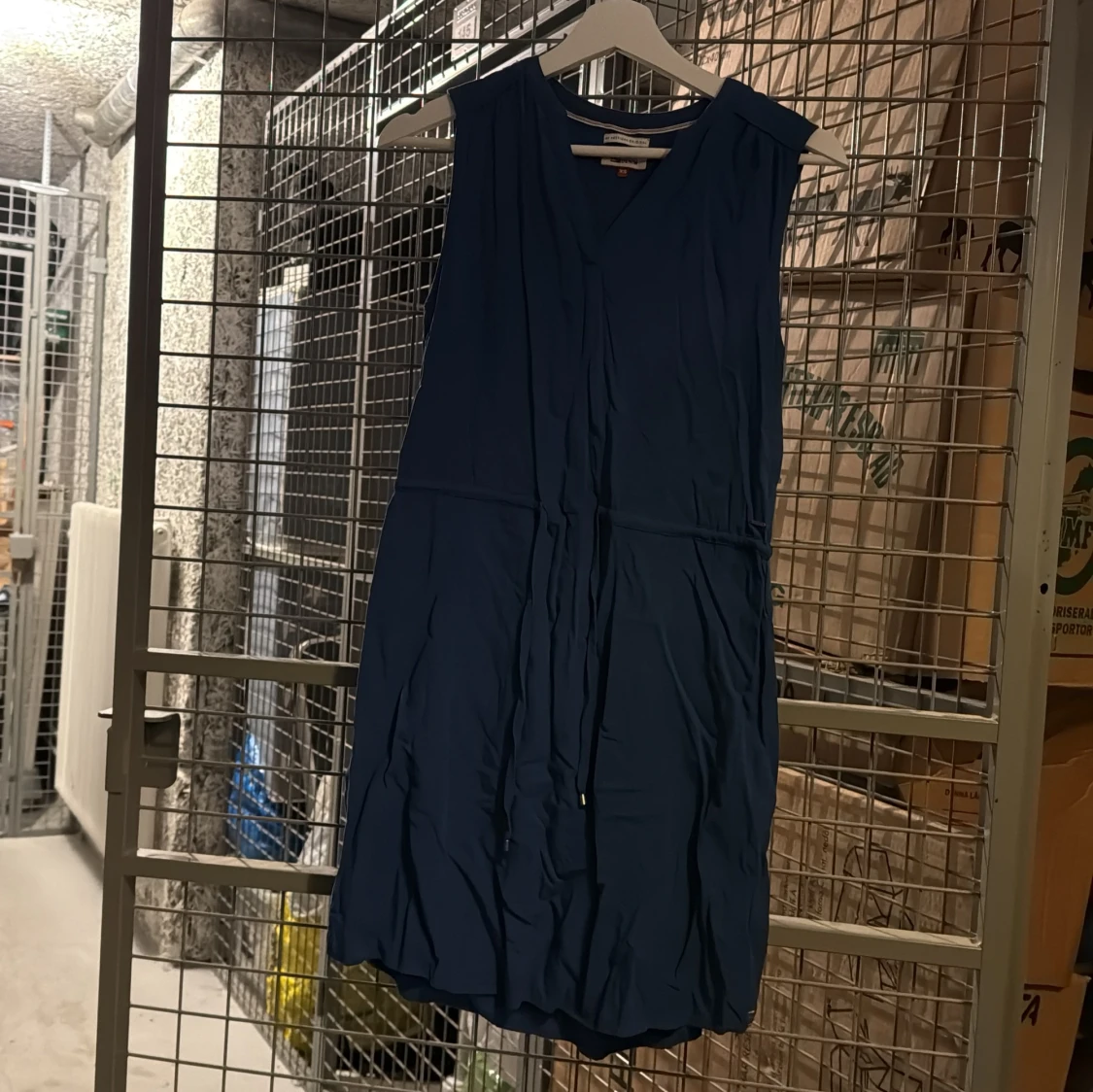 Blå ärmlös klänning från Tommy hilfiger 