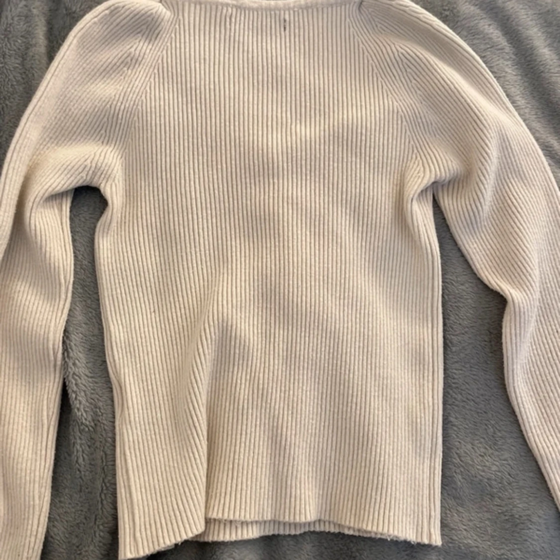 Vit ribbad långärmad topp - 2