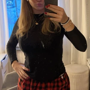 Intimissmi tröja - Svarta Intimissmi tröja i strl m men passar mig bra som vanligtvis har s💓