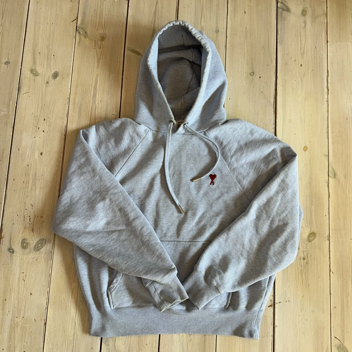 Grå hoodie från Ami