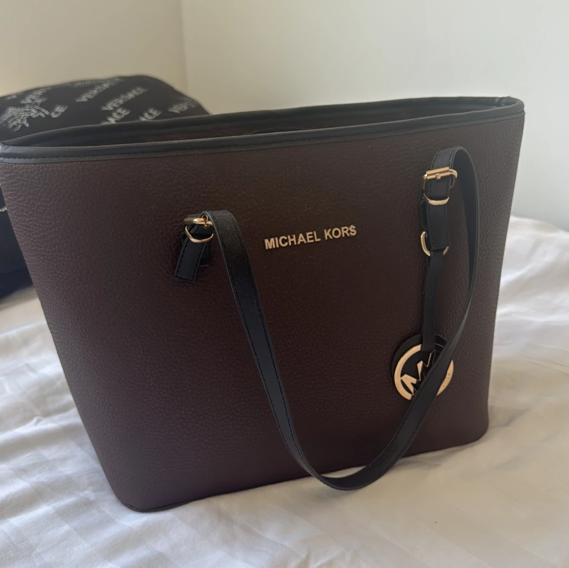 Brun axelväska från Michael Kors