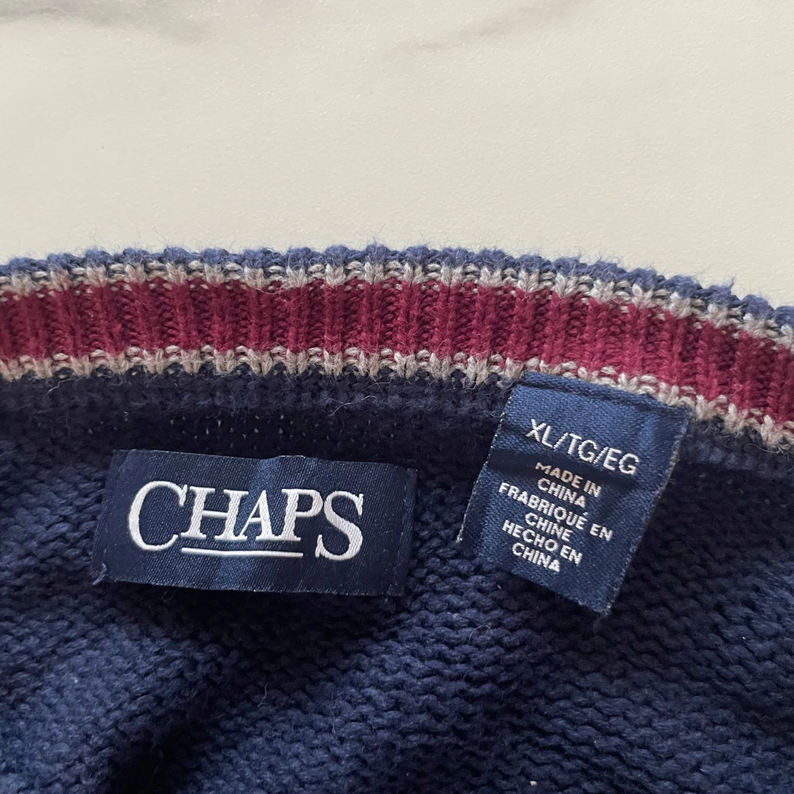 Marinblå stickad tröja - 2