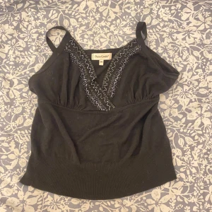 Topp - Super fin topp med detaljer 🤍🤍