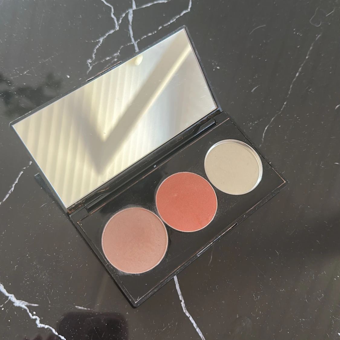 Smashbox contour