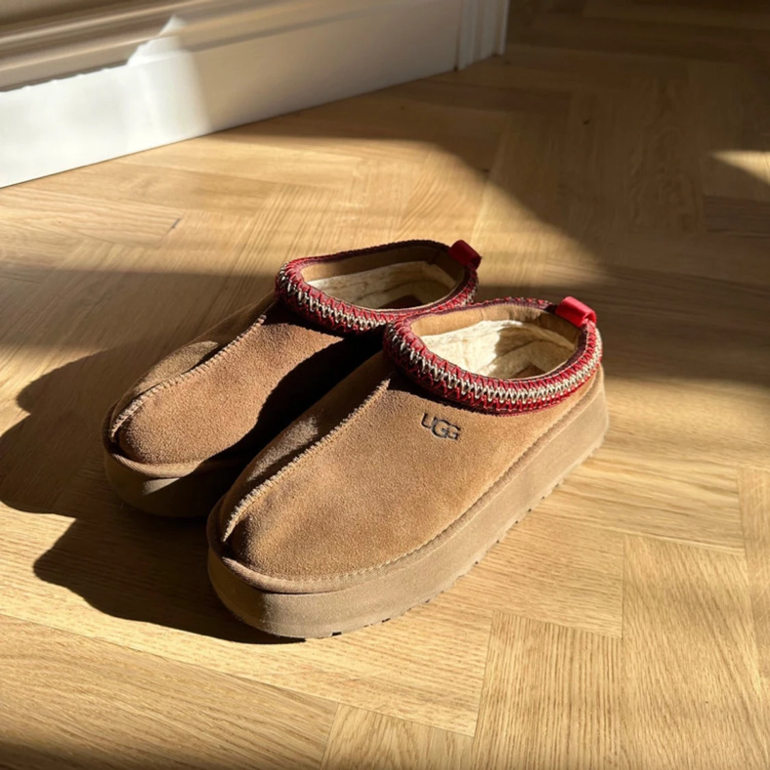 UGG TAZZ Tofflor - 2