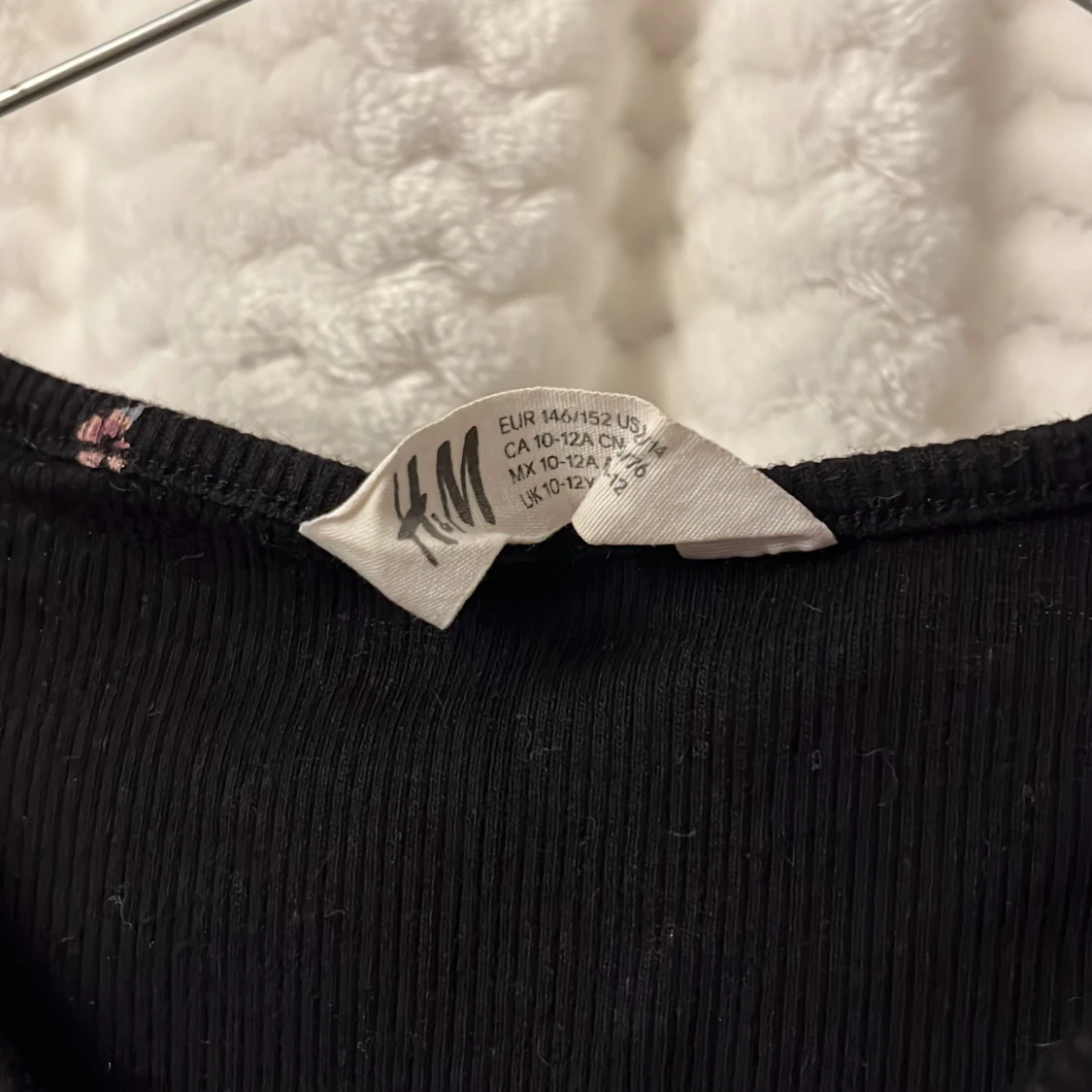 Svart blommig topp från H&M🖤 - 3