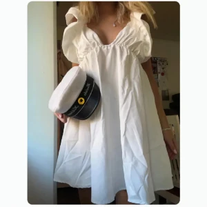 SÖKER Studentklänning- Chiquelle - Söker denna klänning som är från Chiquelle i storlek S eller XS