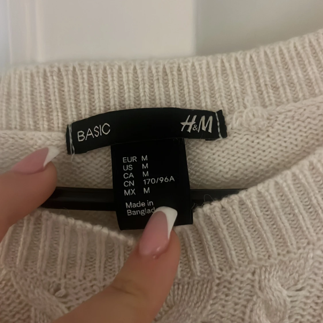 Beige stickad tröja från H&M - 1