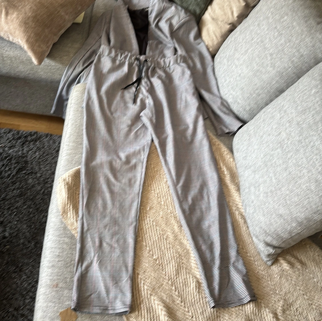 Rutig kostym från Caprice, grå/vit - 2