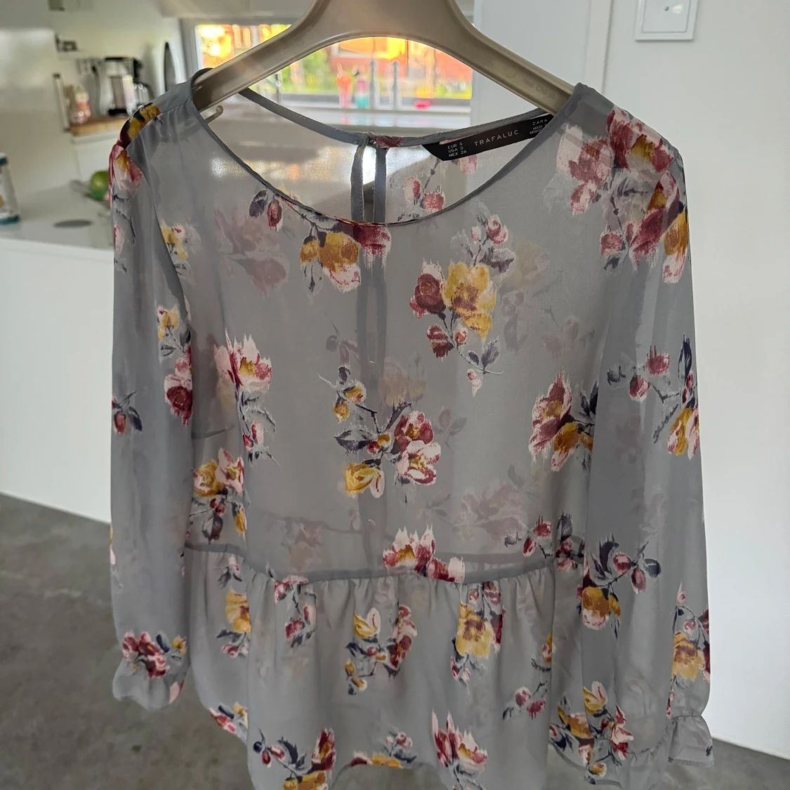 Blommig blus från Zara Trafaluc S
