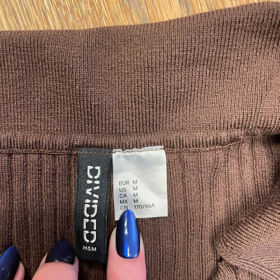 Brun ribbad tröja - 2