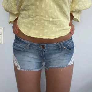 Lågmidjade jeansshorts  - Lågmidjade jeansshorts storlek S