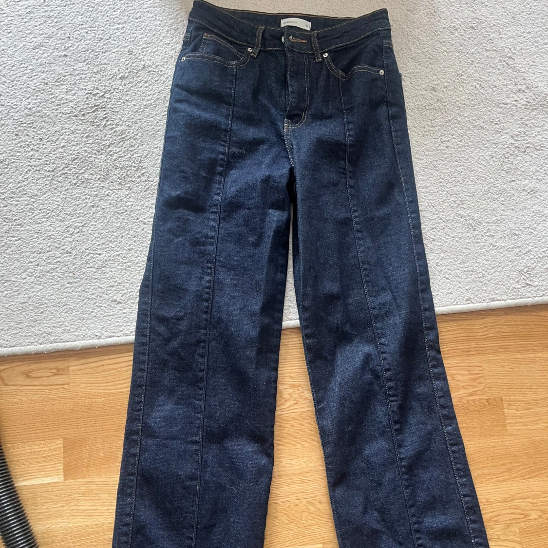Mörkblåa jeans - 1