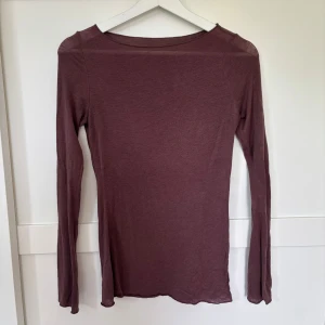 Intimissimitröja 😍 - Intimissimitröja i fint skick. Lite ljusare/ kallare brun färg i verkligheten💕köpare står för frakt 