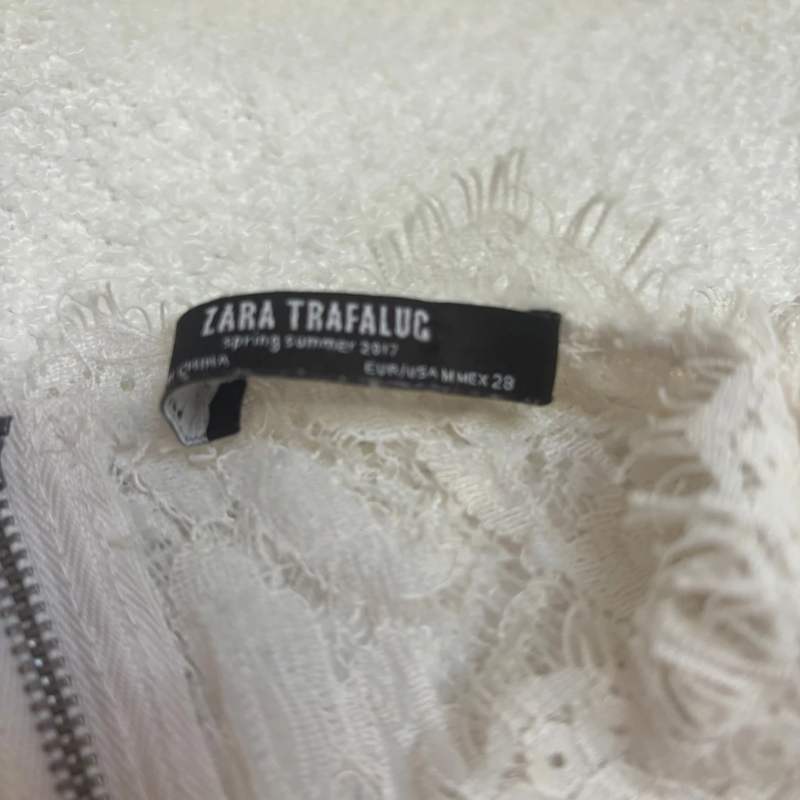 Spetsblus från  Zara  - 2