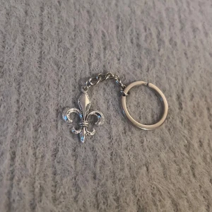 Fleur Keychain - Enkel och stilren nyckelring